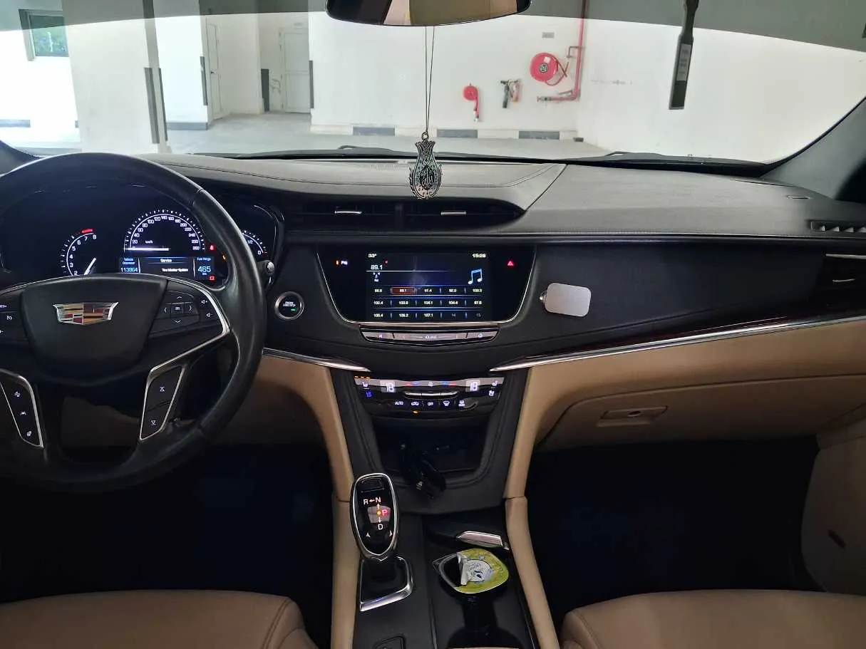 Car image 15