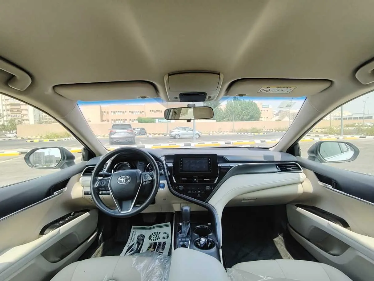 Car image 17