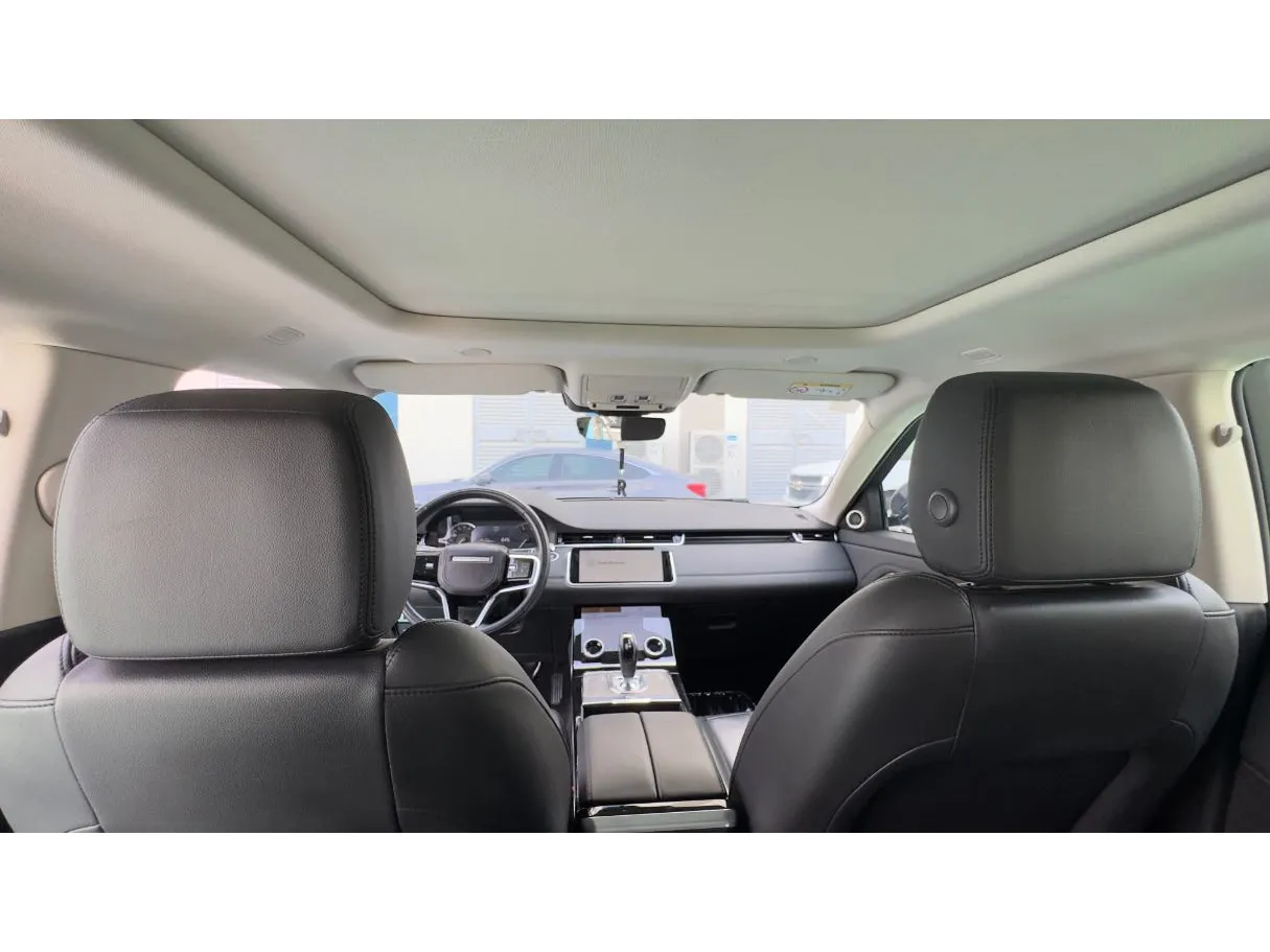 Car image 12