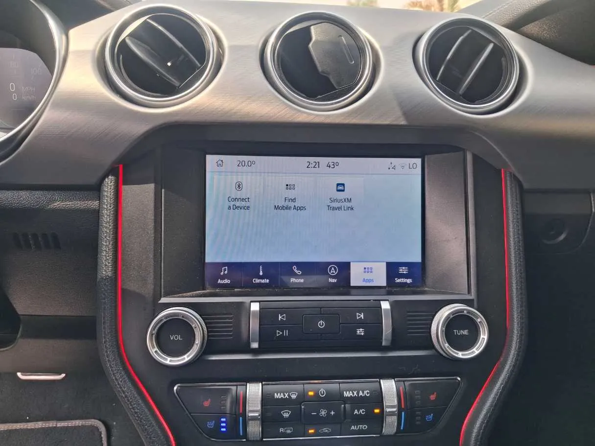 Car image 18