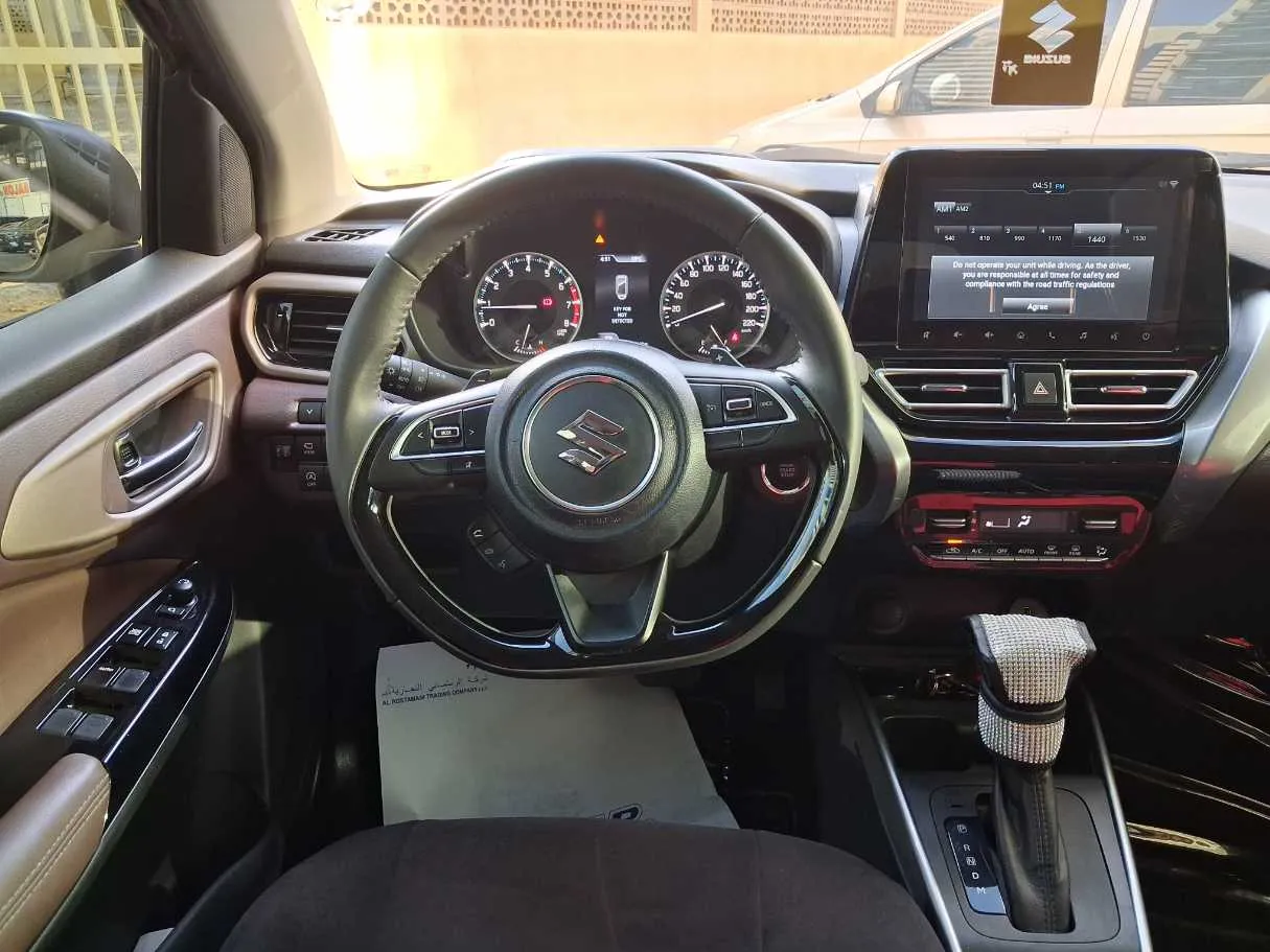 Car image 17
