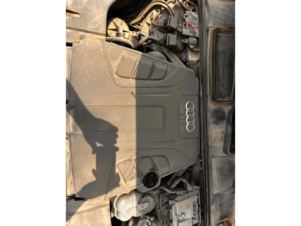 Car image 32