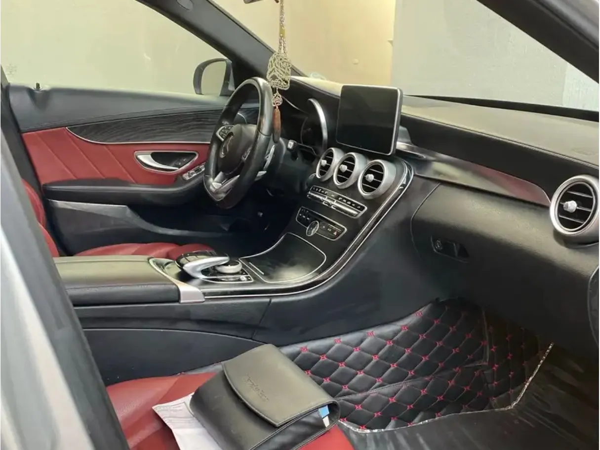 Car image 6