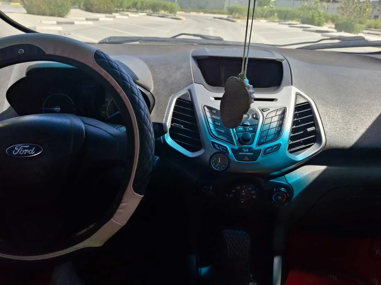 Car image 16