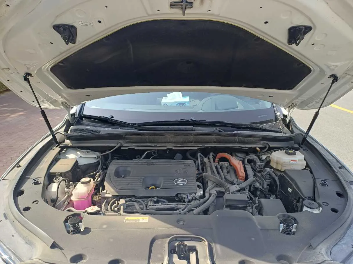 Car image 26