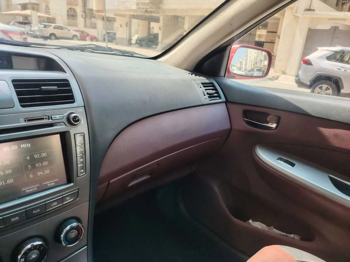 Car image 23