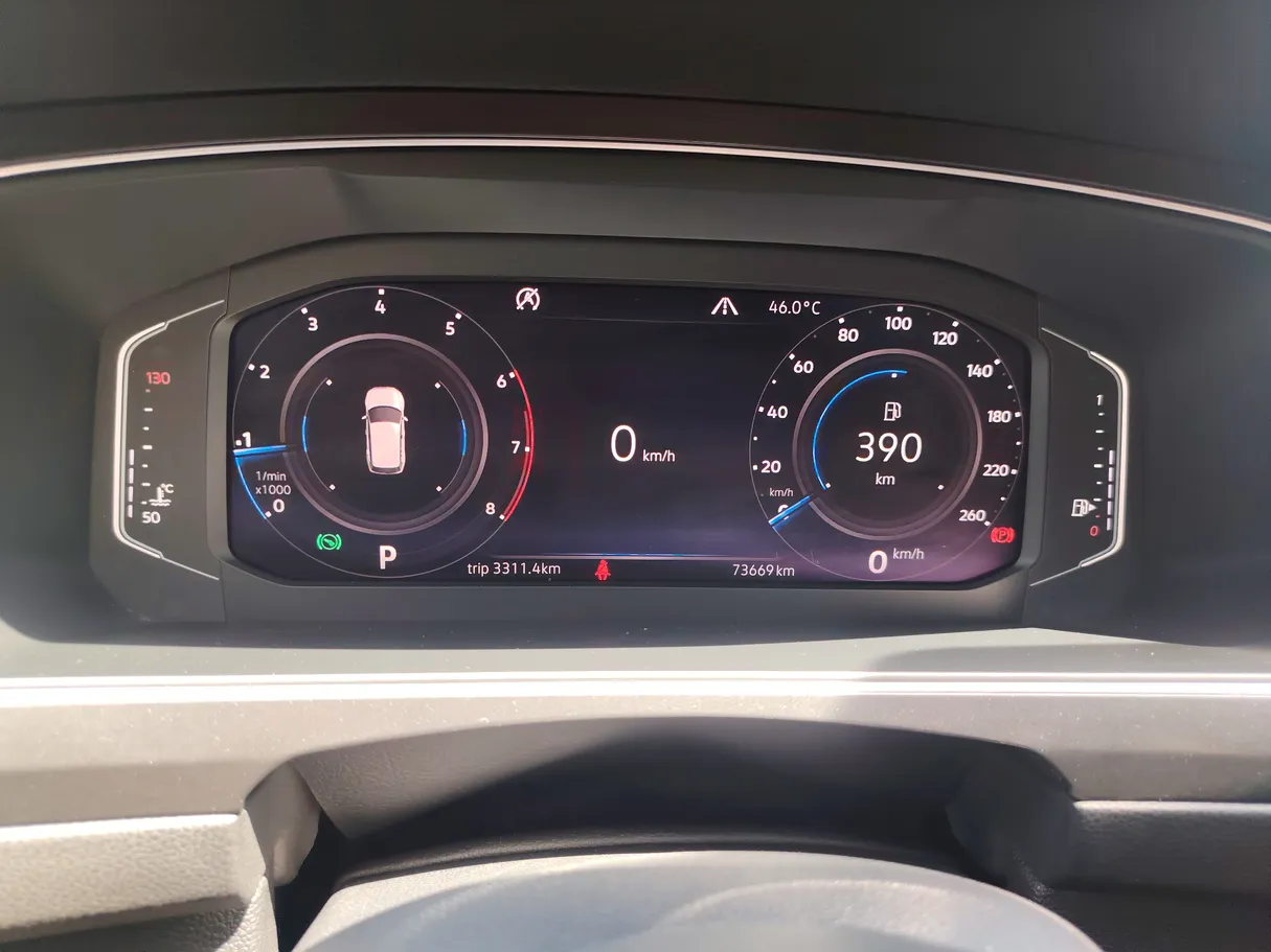 Car image 24