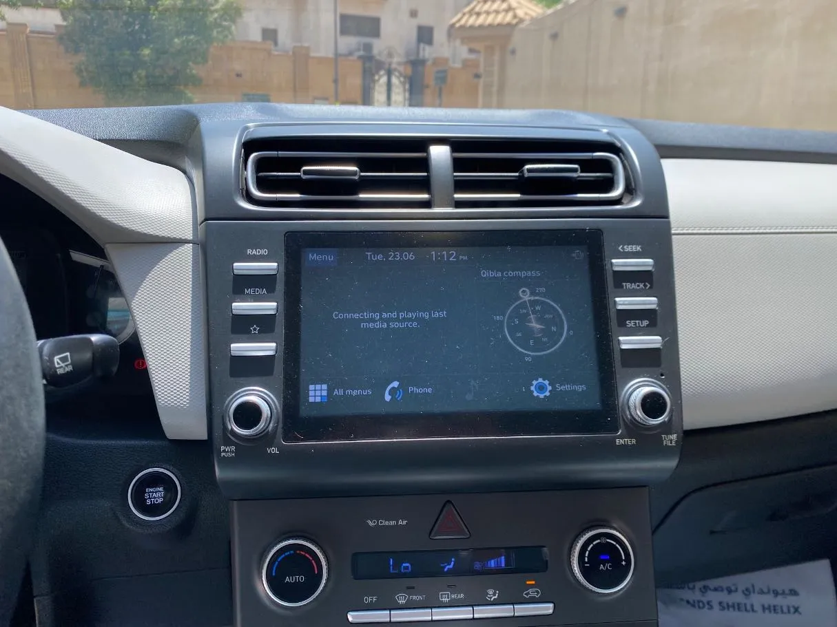 Car image 16