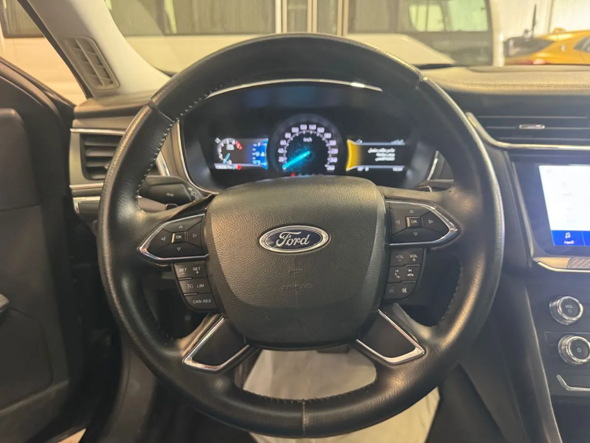 Car image 10