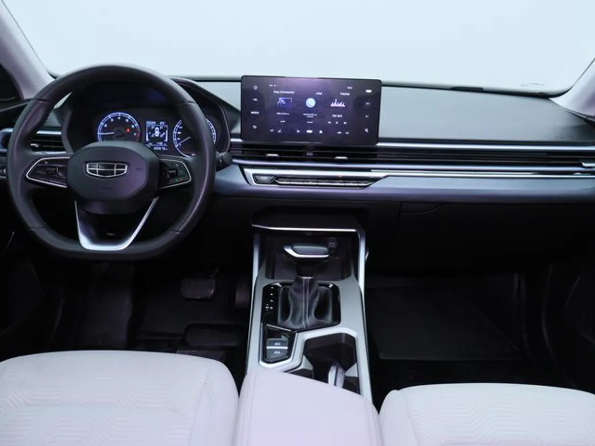 Car image 14