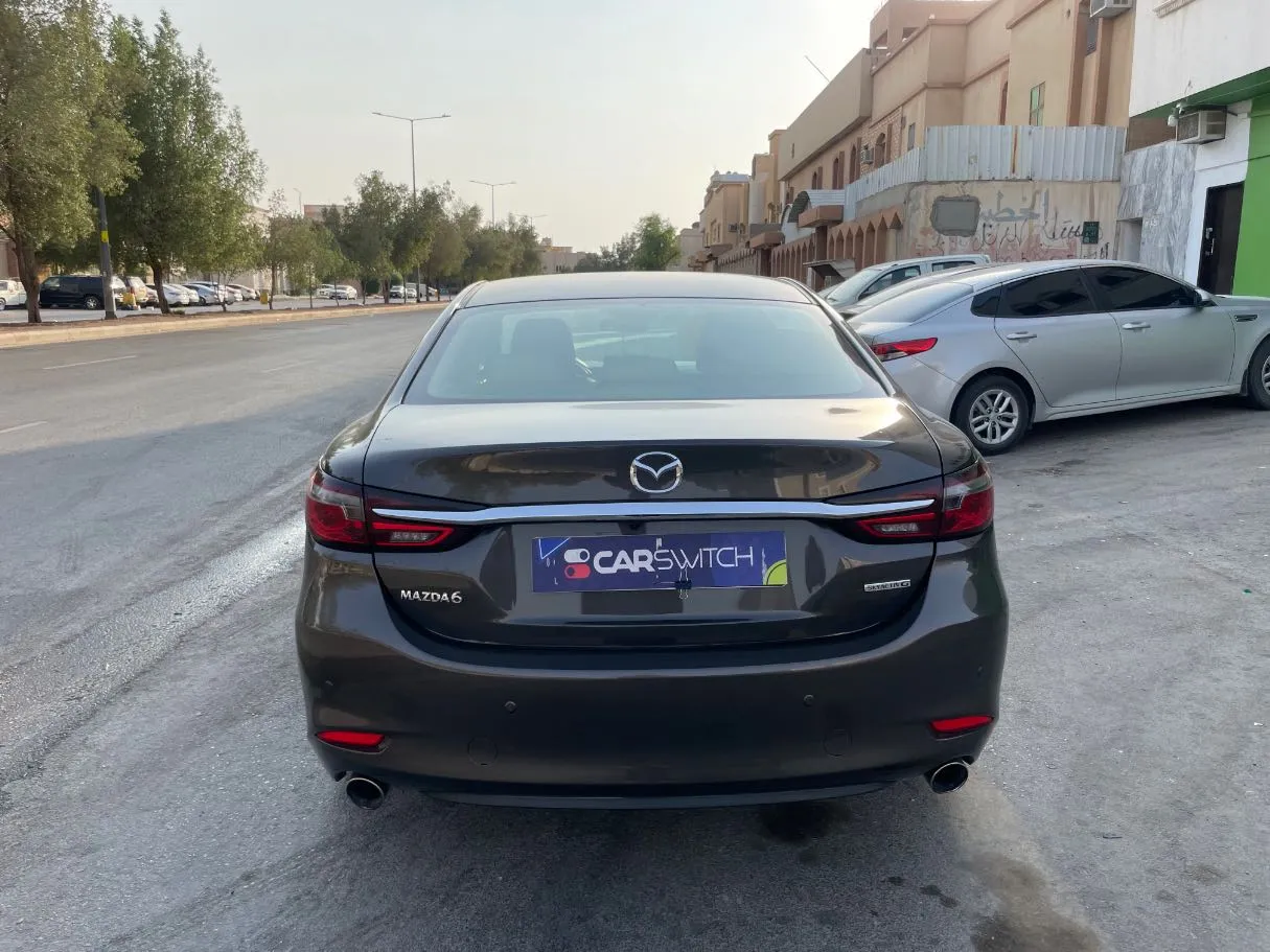 Car image 6