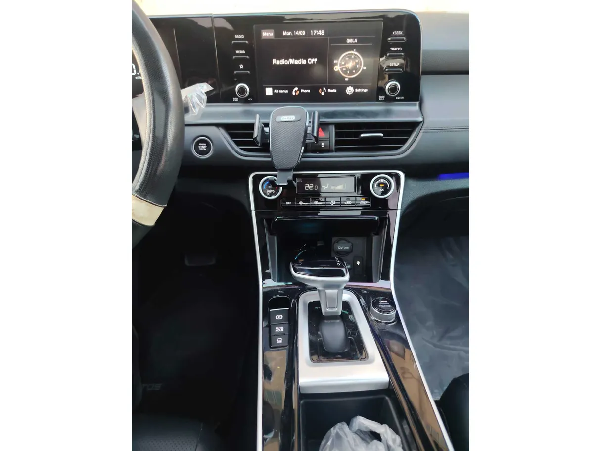 Car image 22