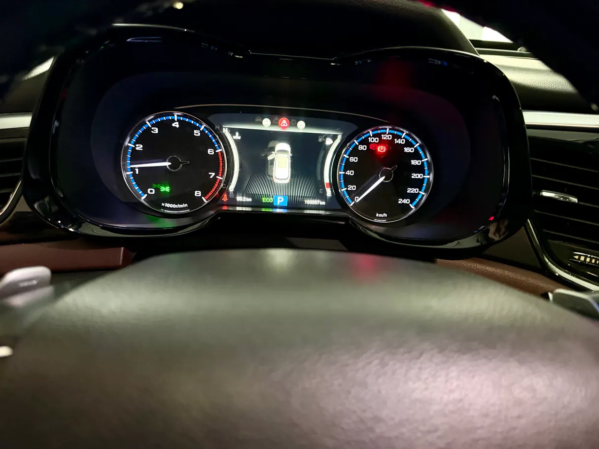Car image 7