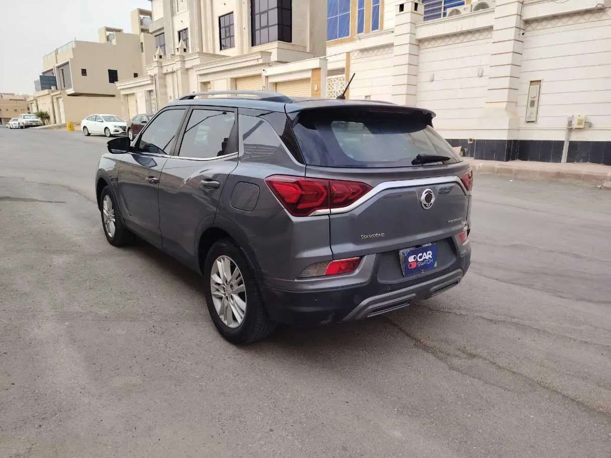 Car image 7