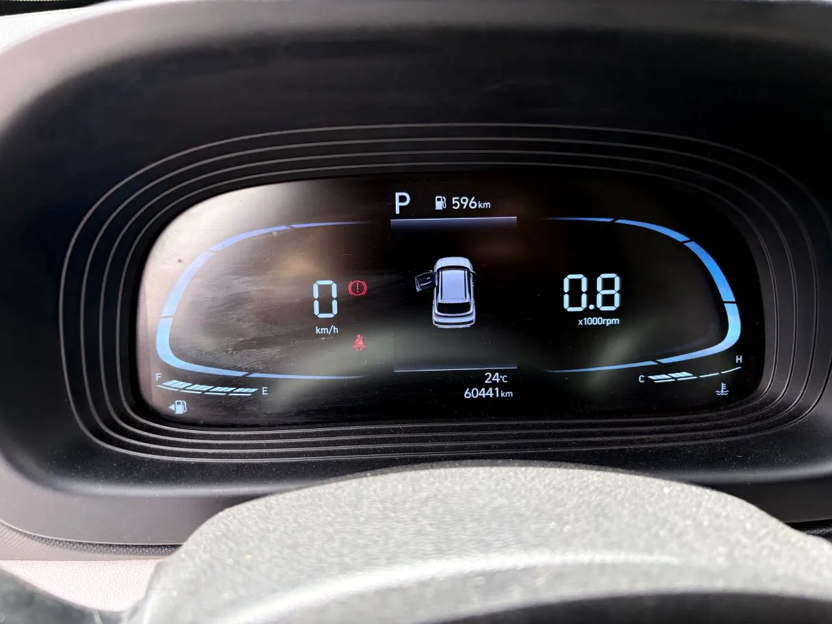 Car image 12