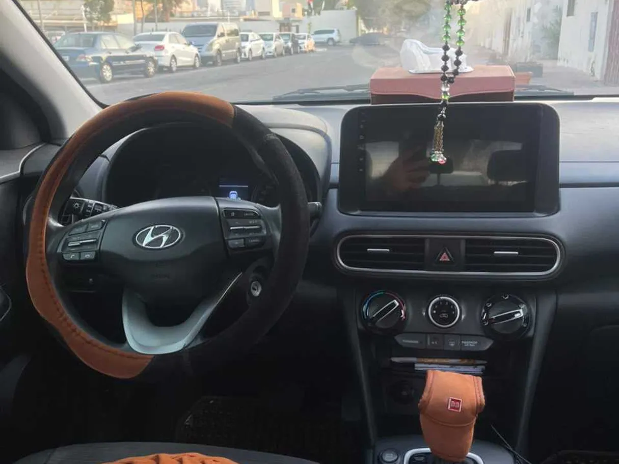 Car image 11