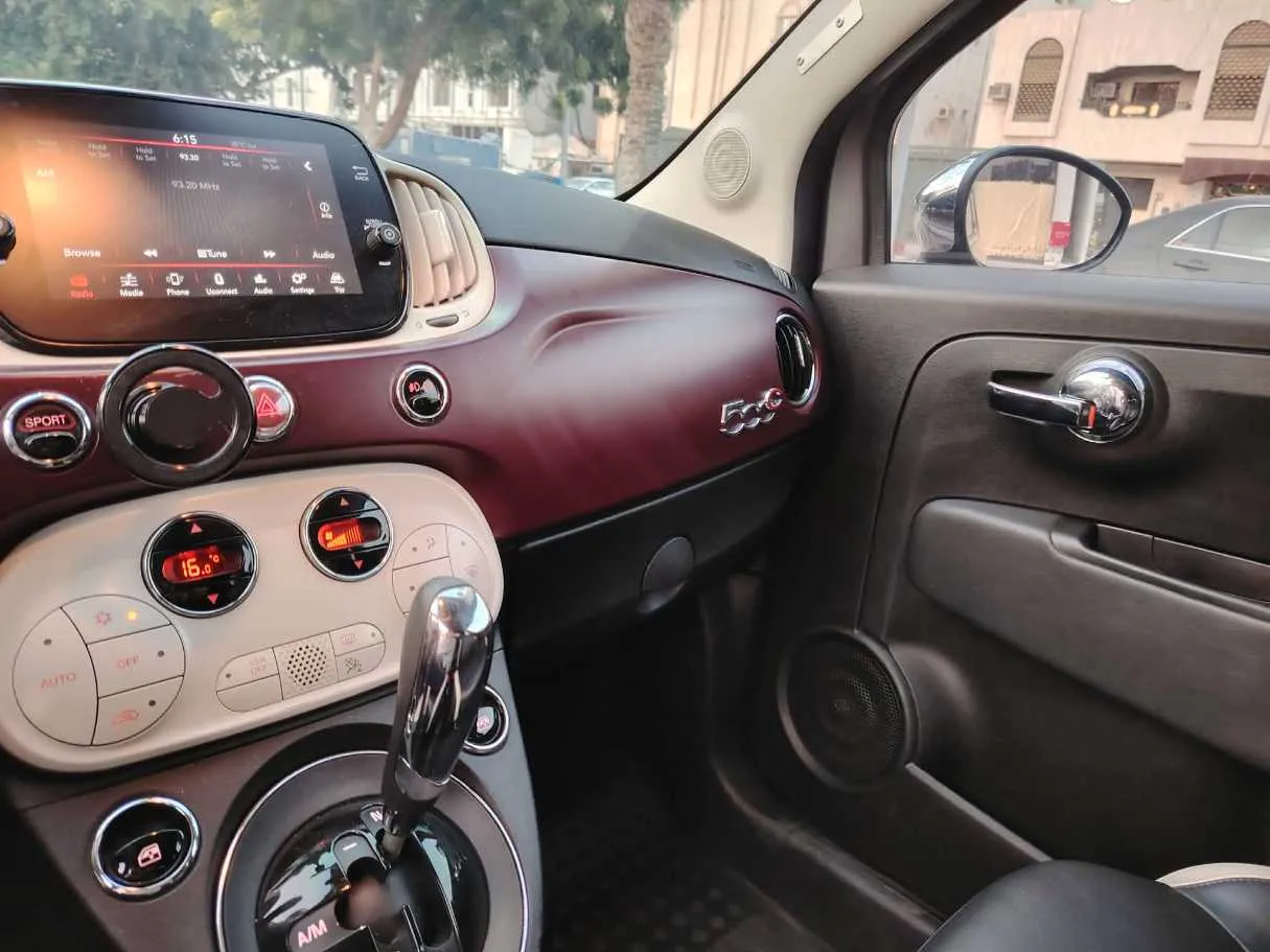 Car image 28
