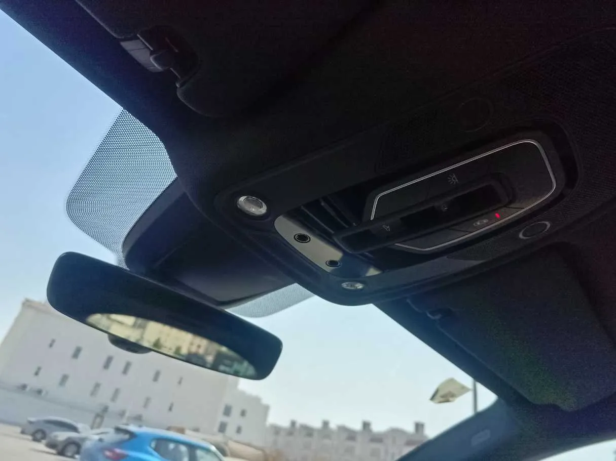 Car image 37