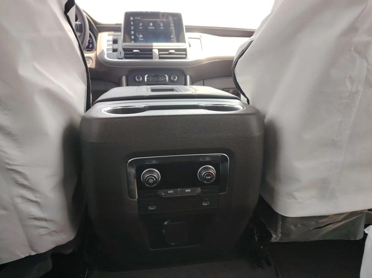 Car image 26