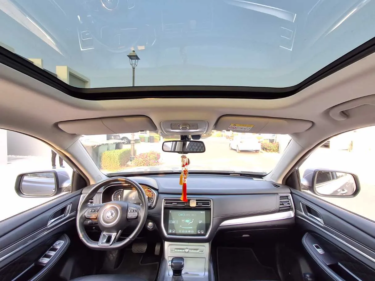 Car image 17