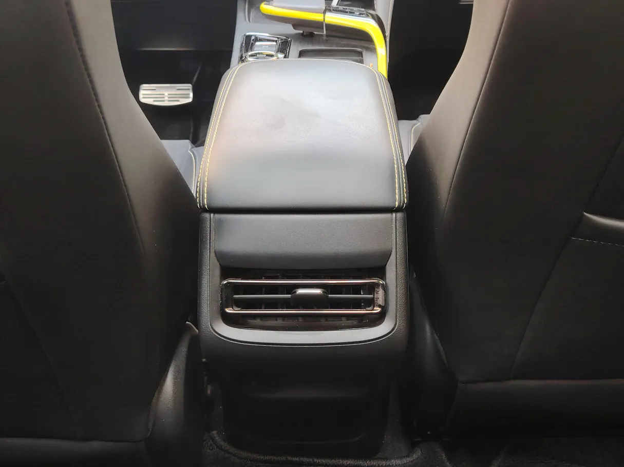 Car image 33