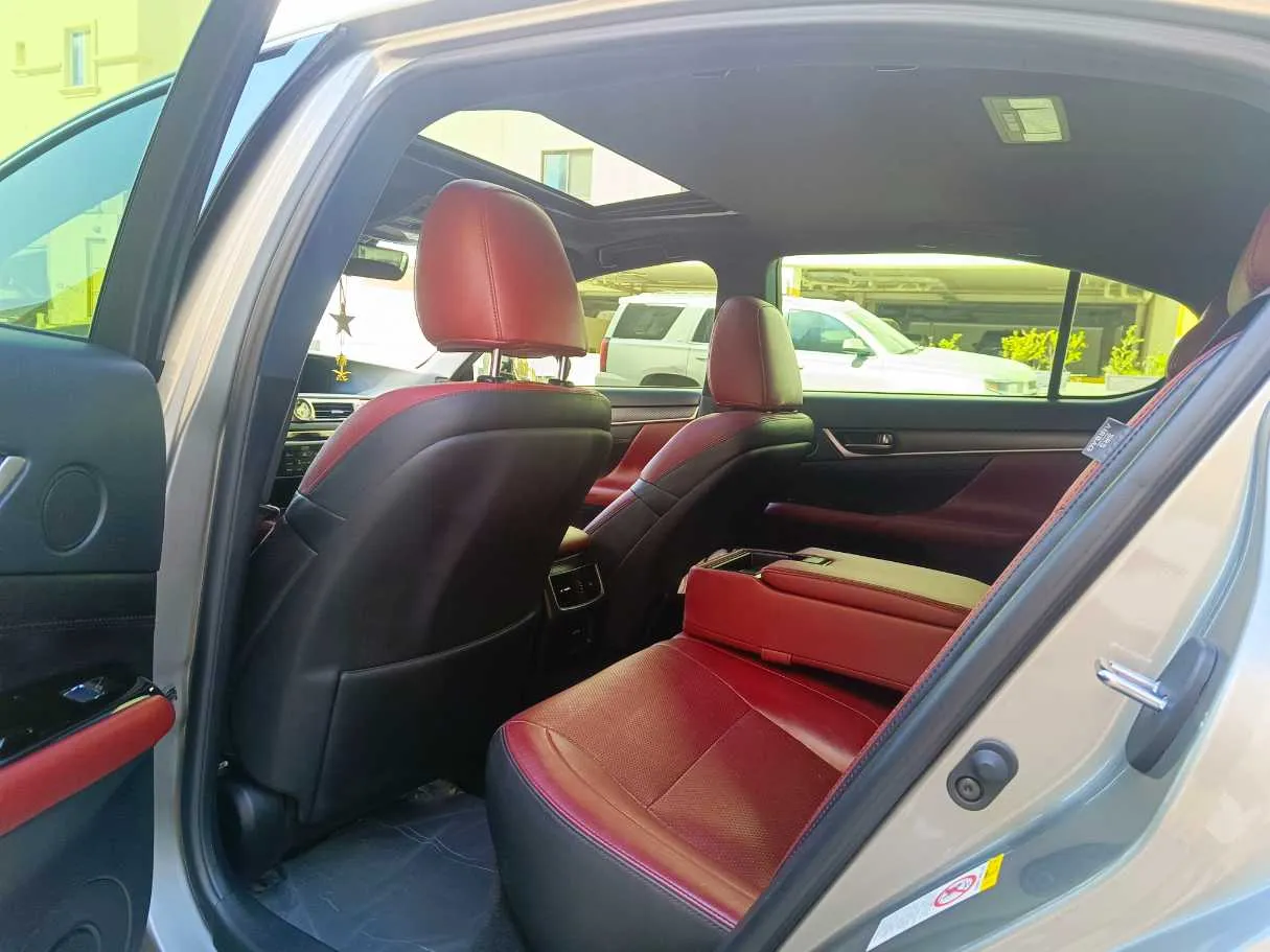 Car image 20