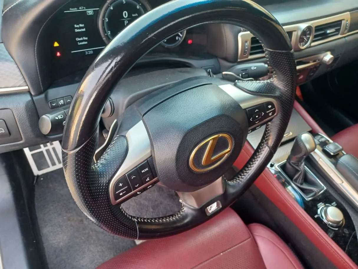 Car image 19