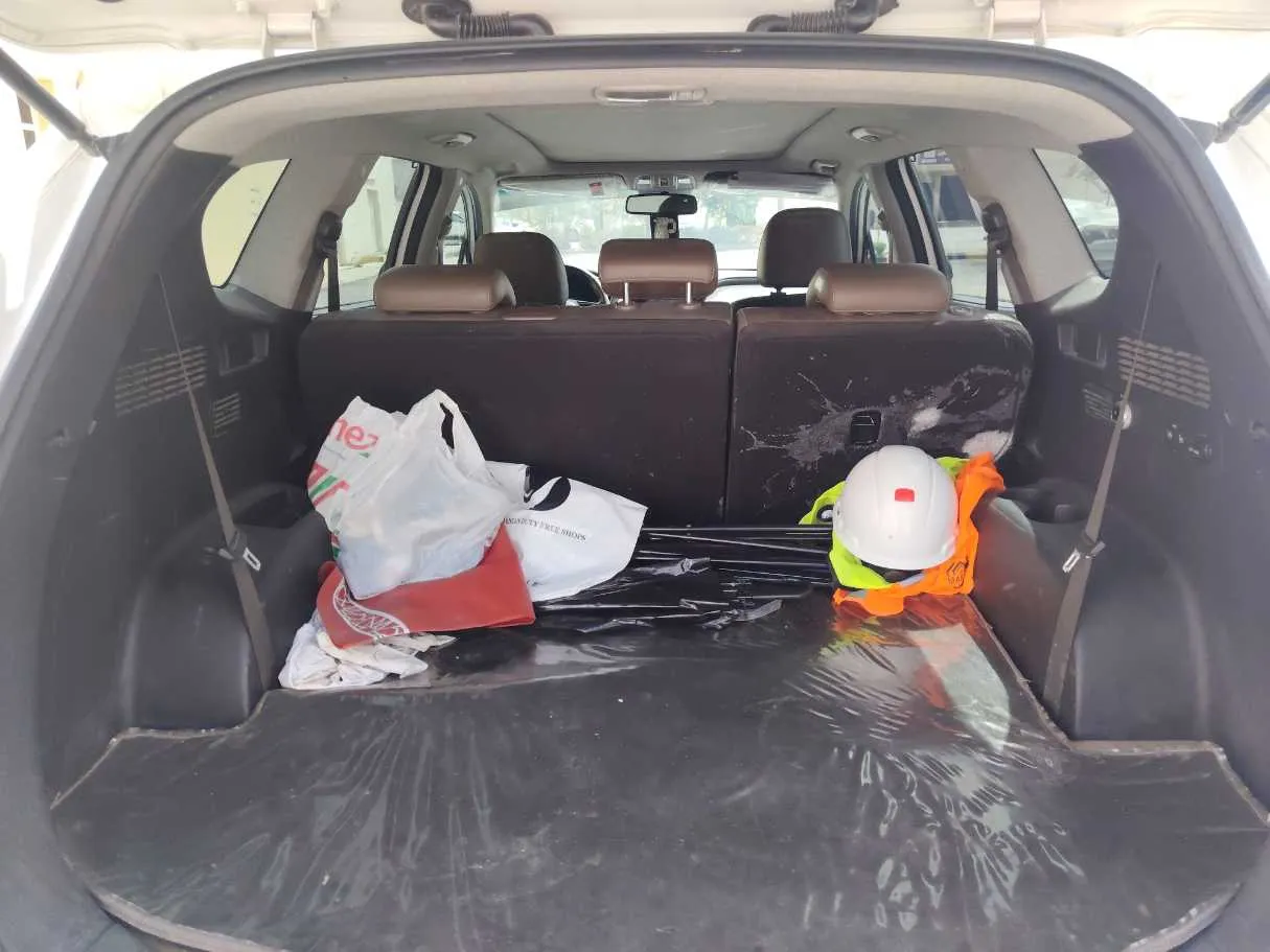 Car image 25