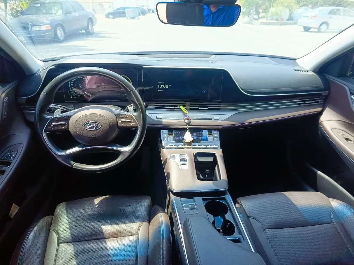 Car image 20