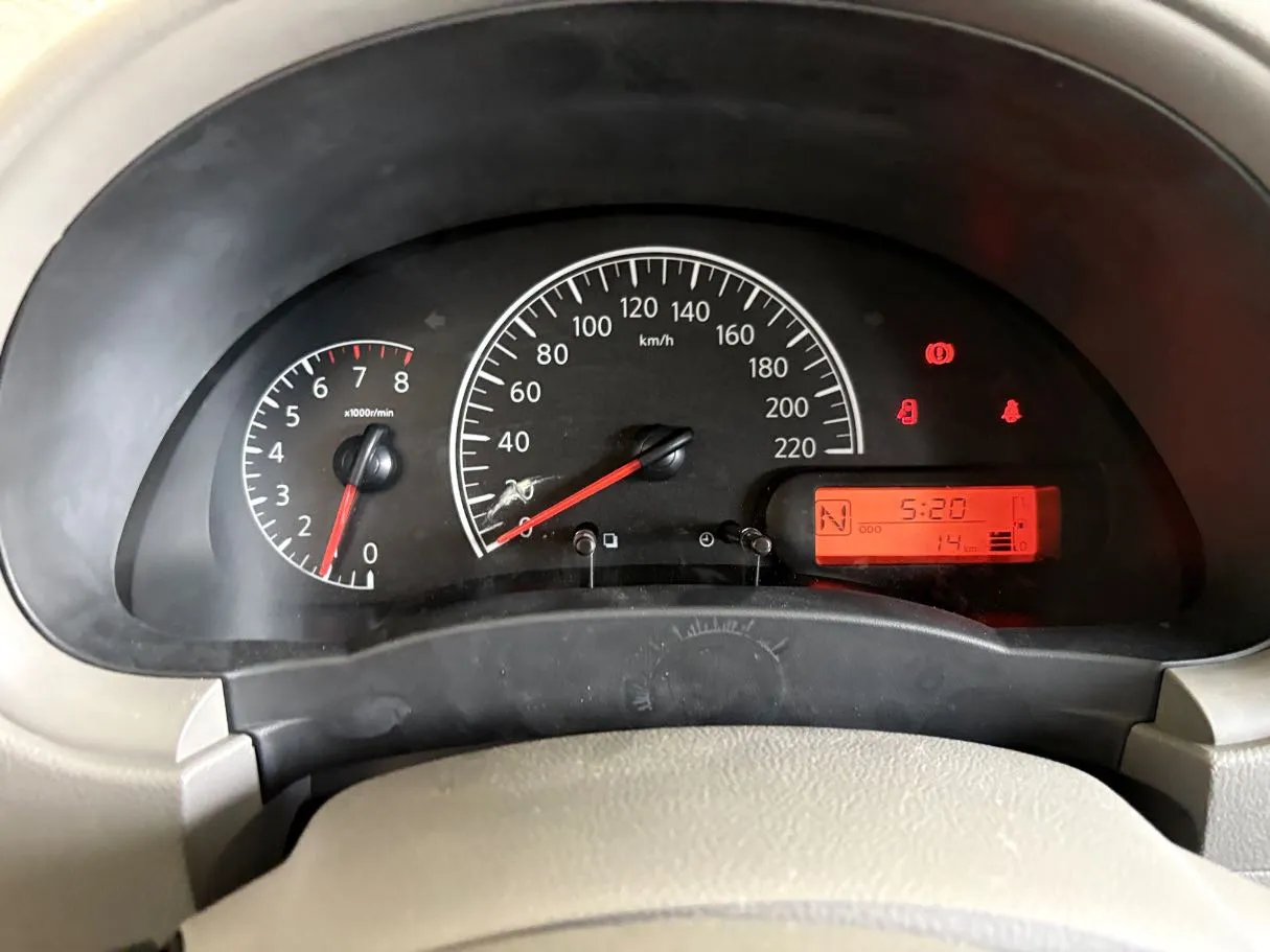Car image 10