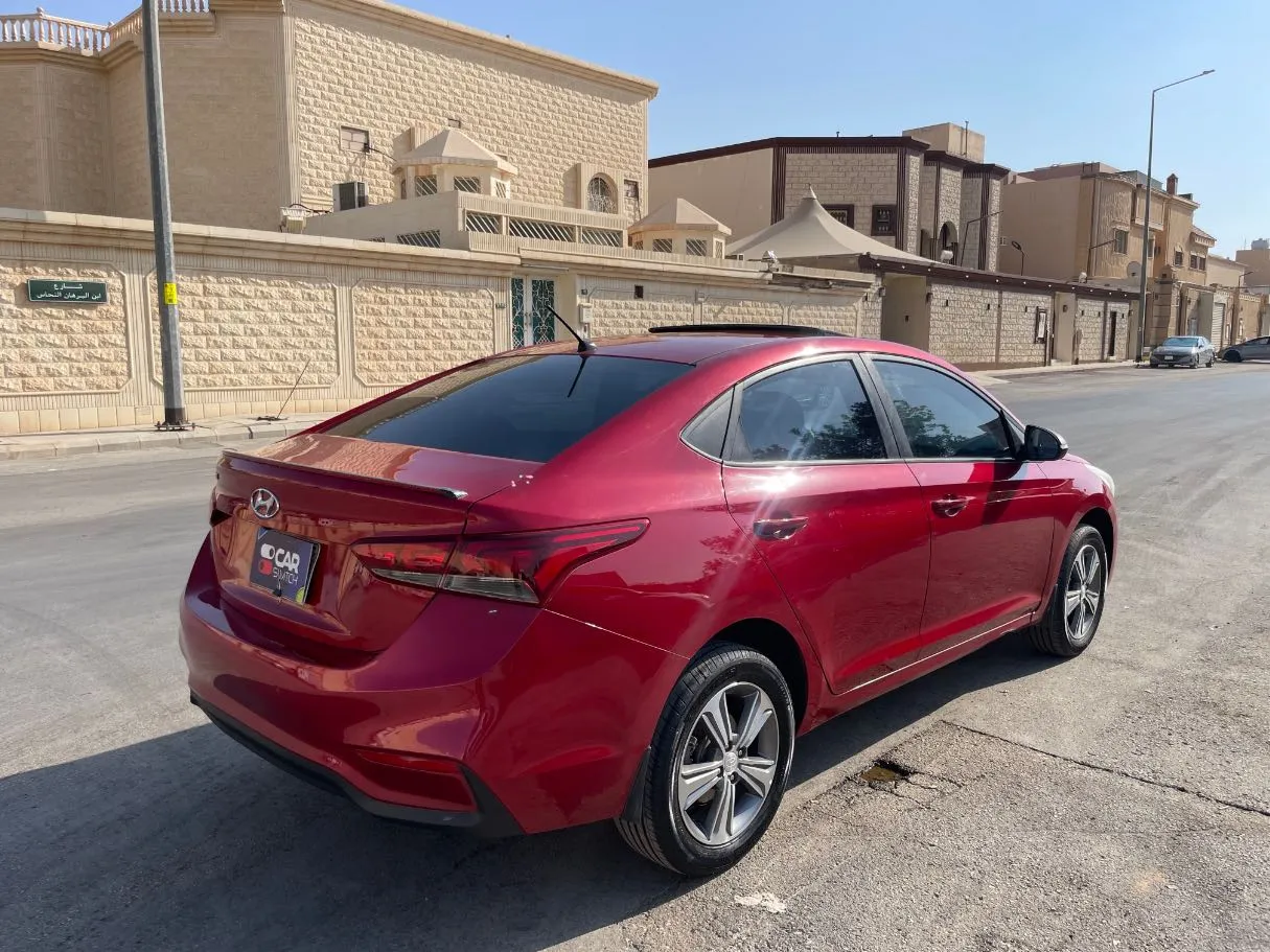 Car image 5