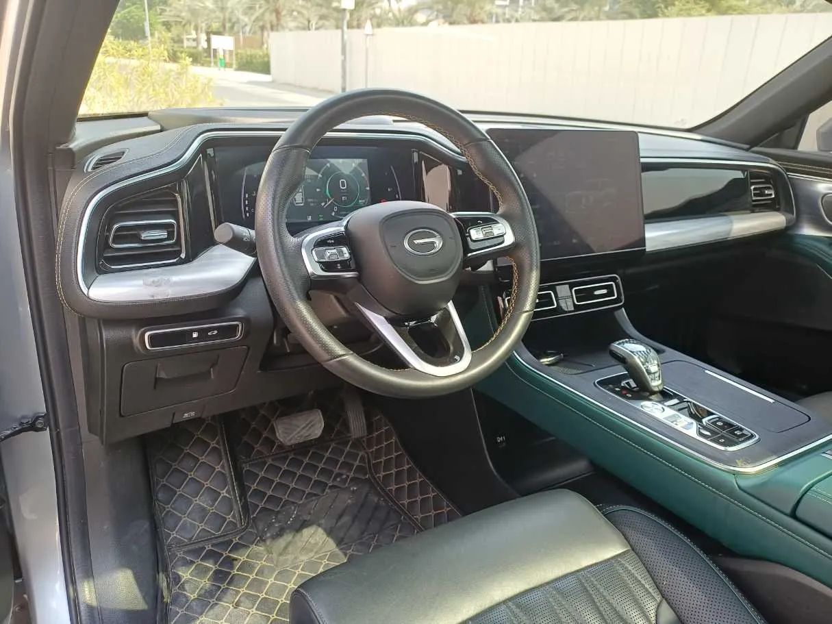 Car image 11