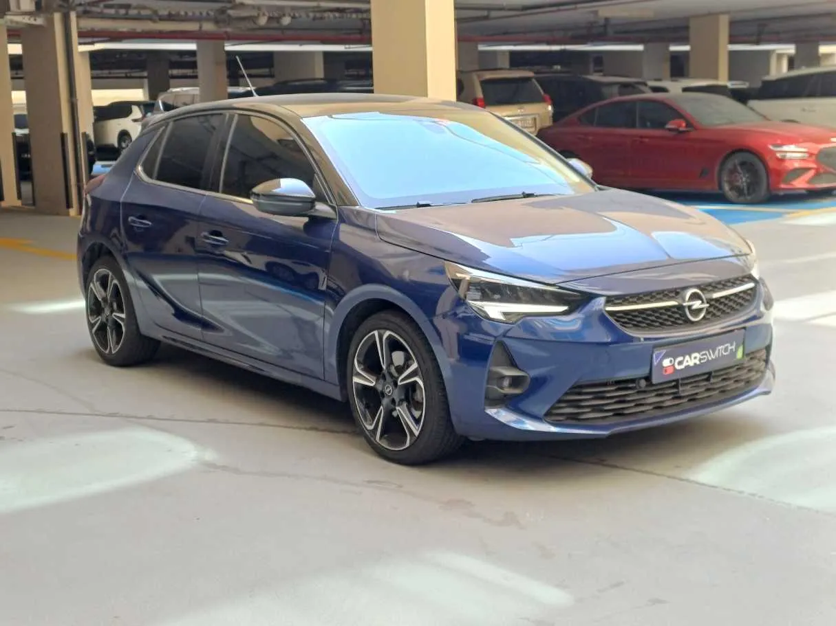 Car image 3