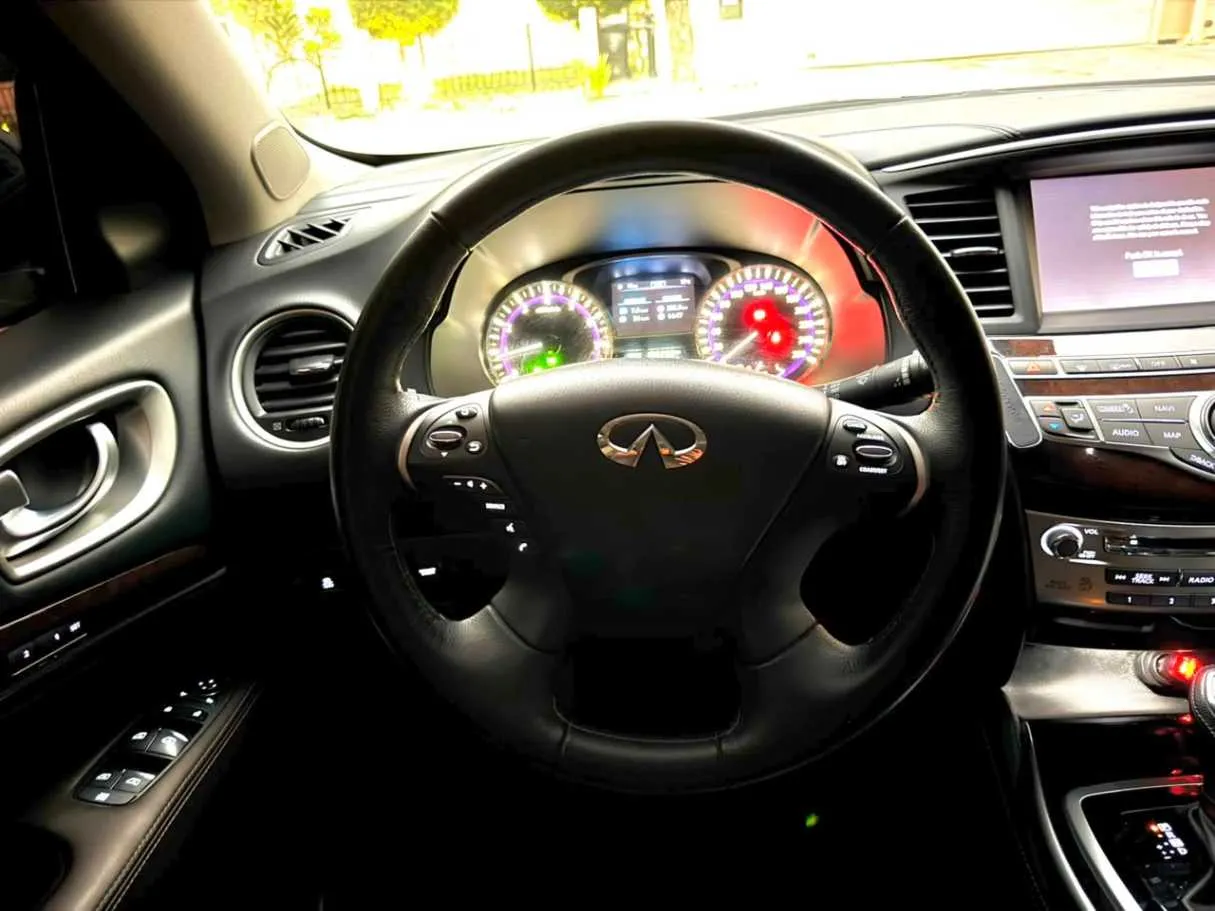 Car image 27
