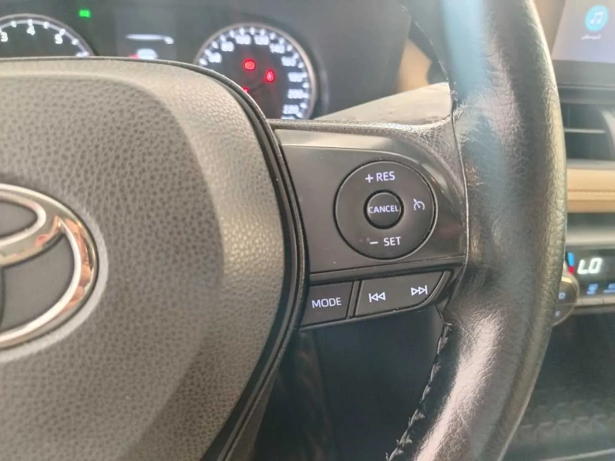 Car image 42