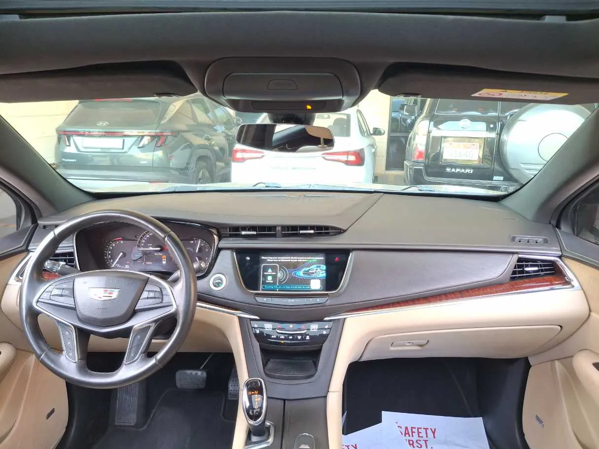 Car image 16
