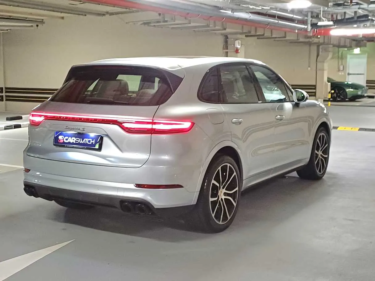 Car image 7