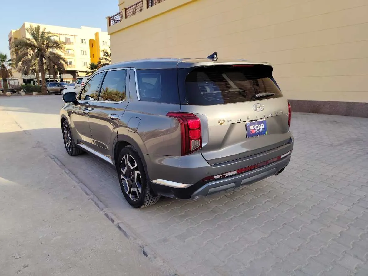 Car image 7