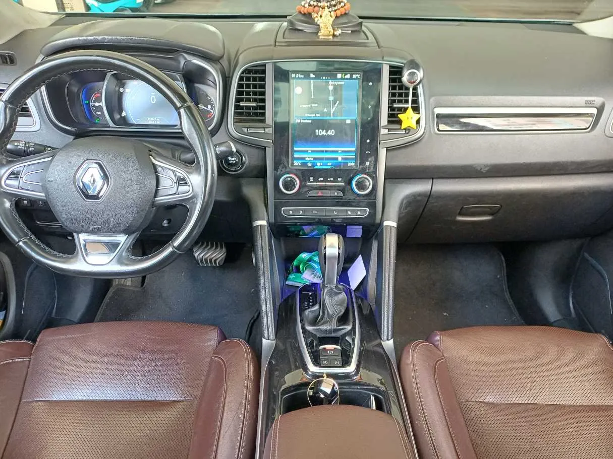 Car image 18