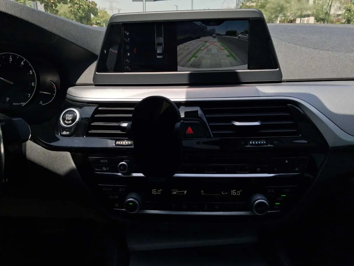 Car image 18