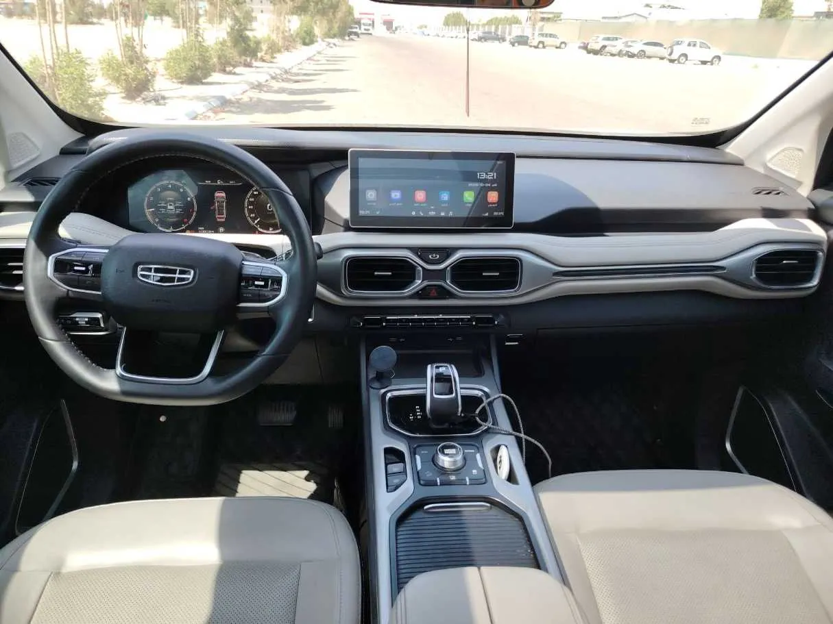 Car image 26