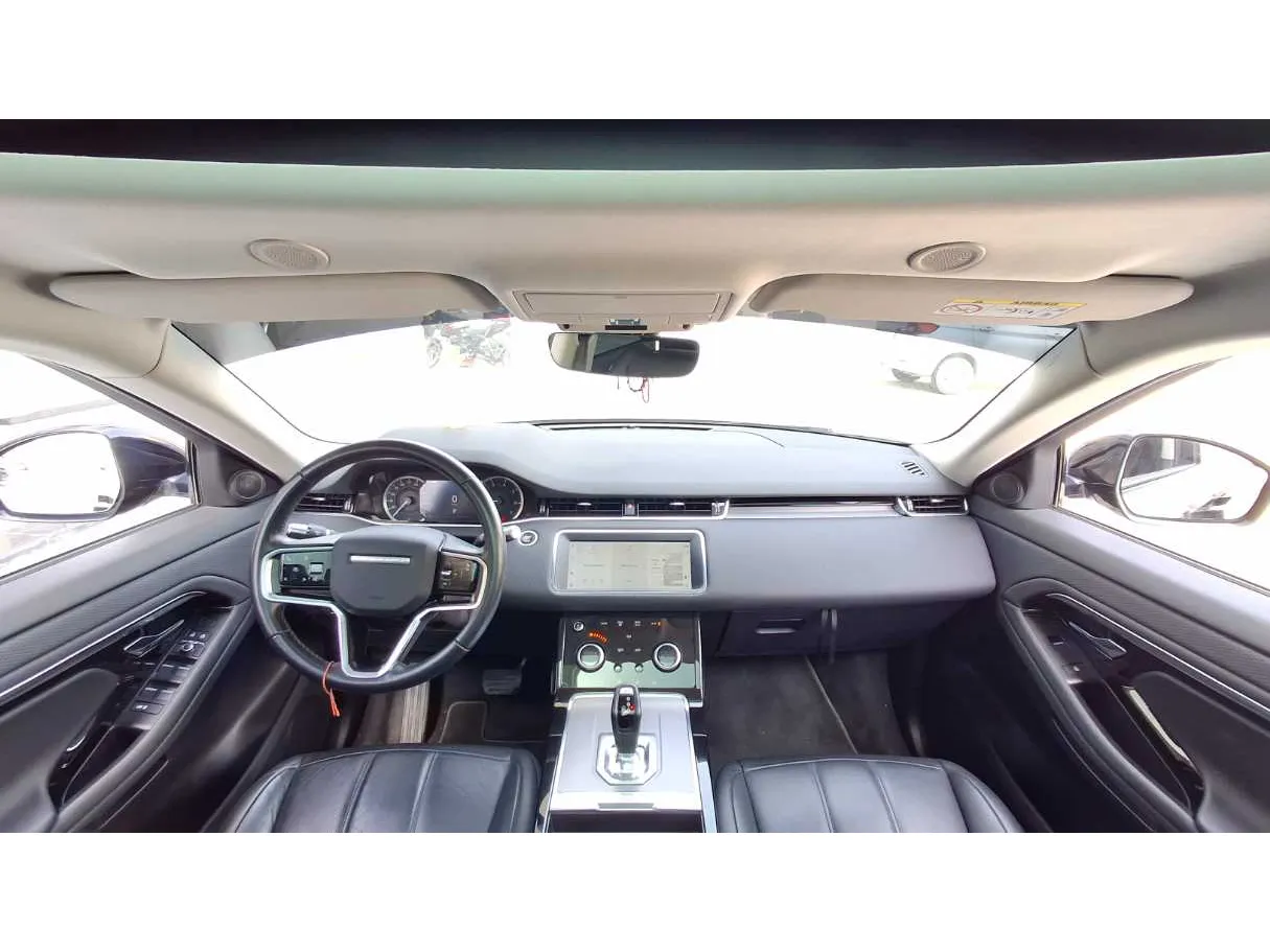 Car image 15