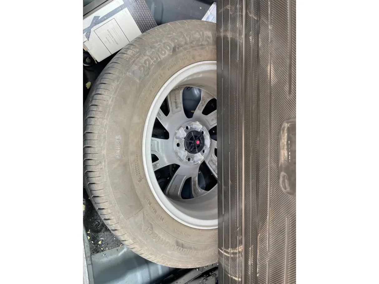 Car image 22