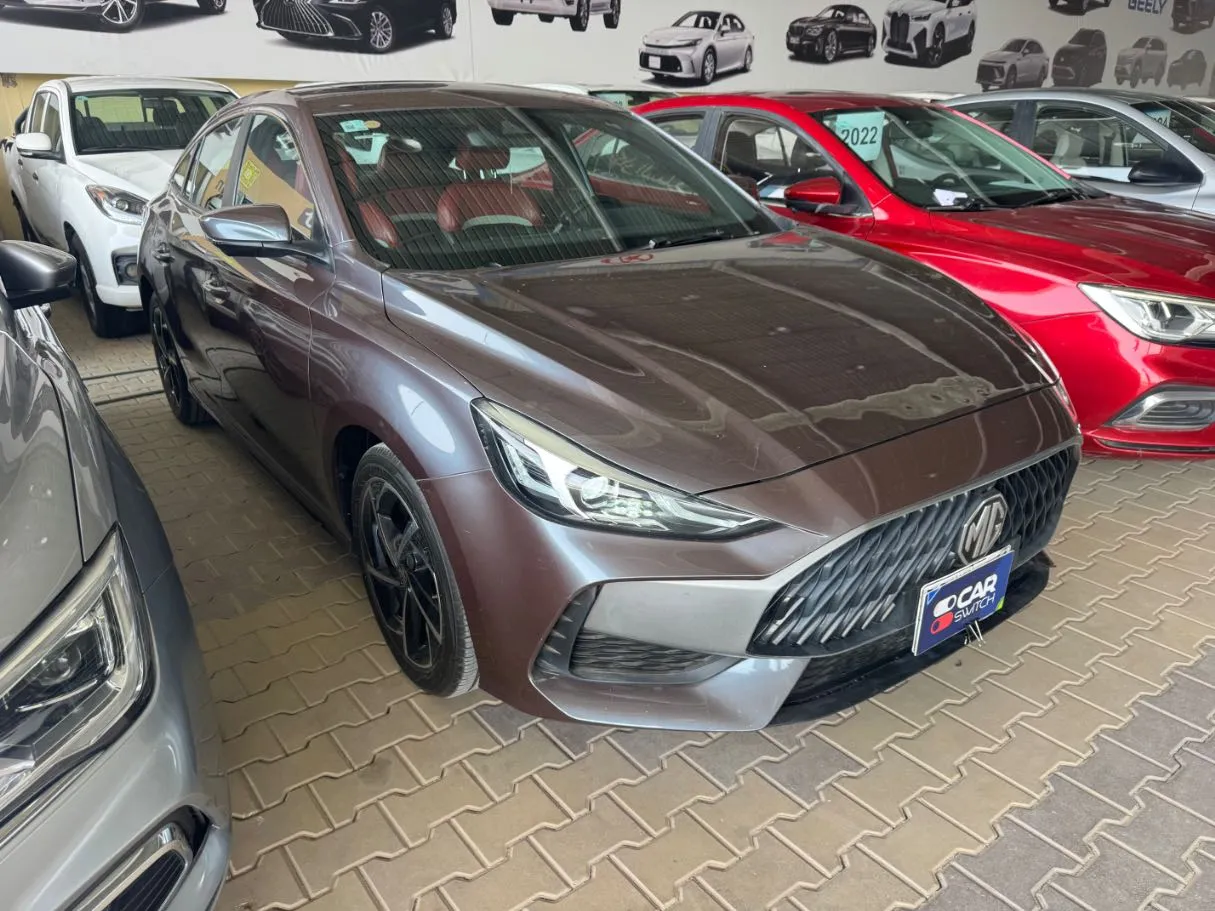 Car image 3