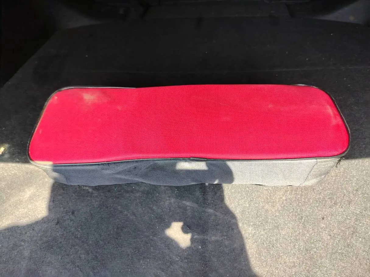 Car image 32