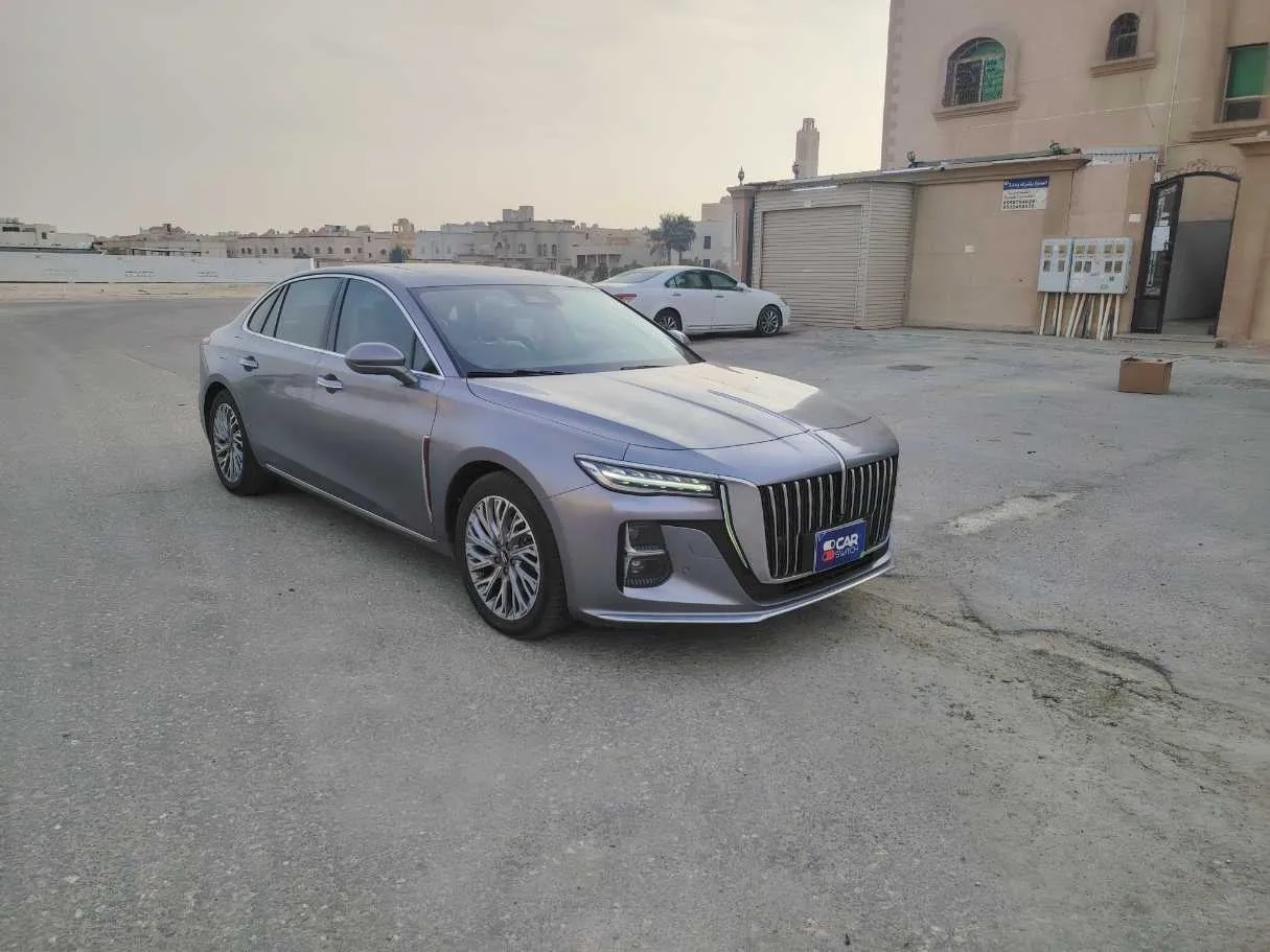 Car image 3