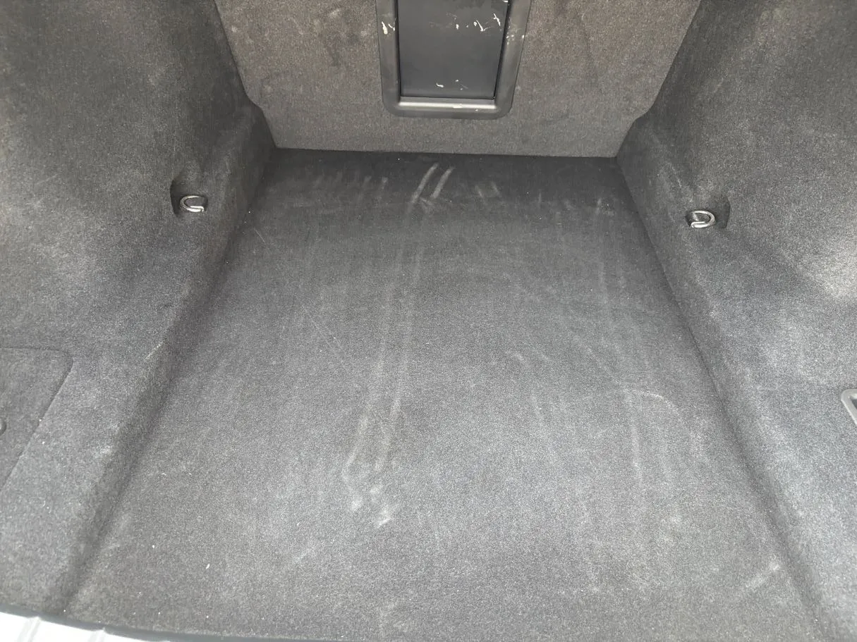 Car image 28