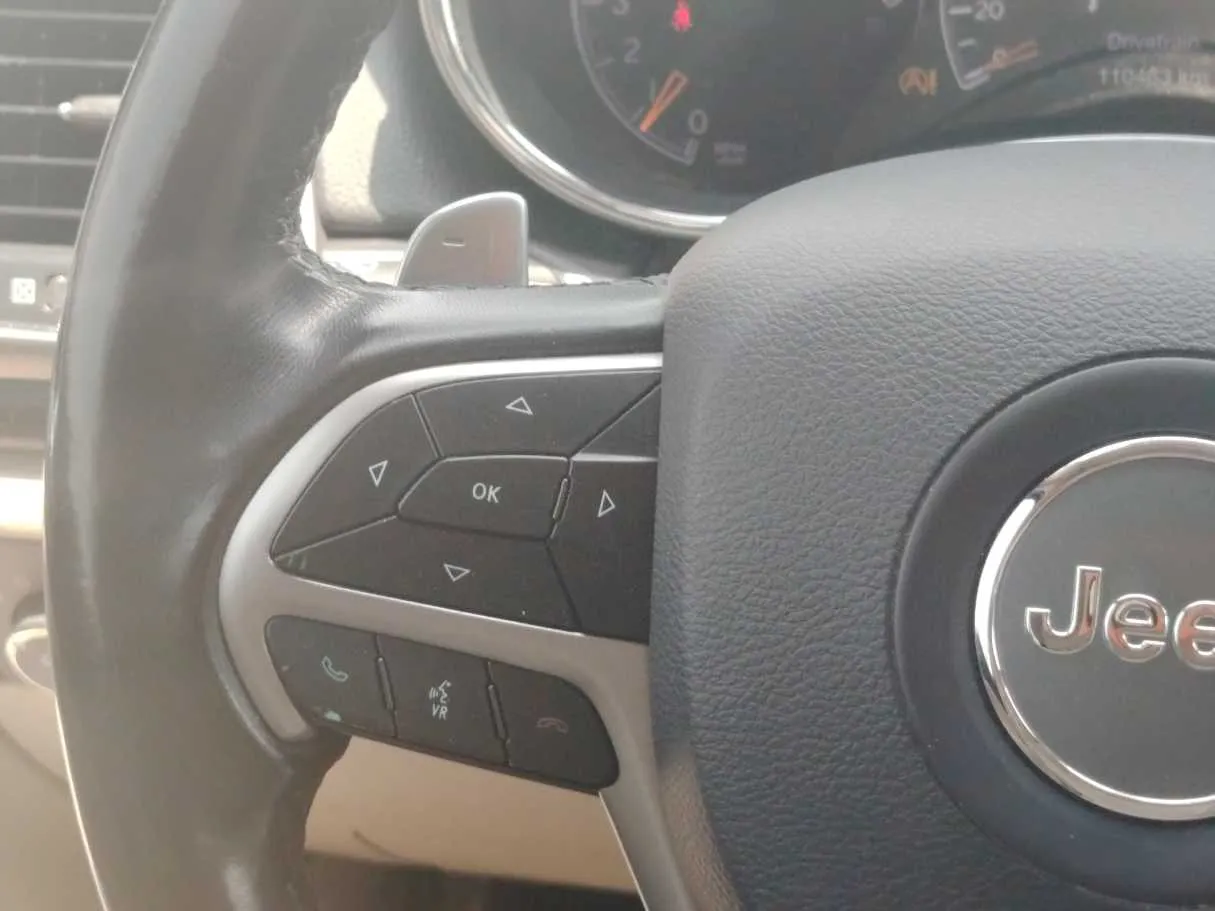 Car image 26
