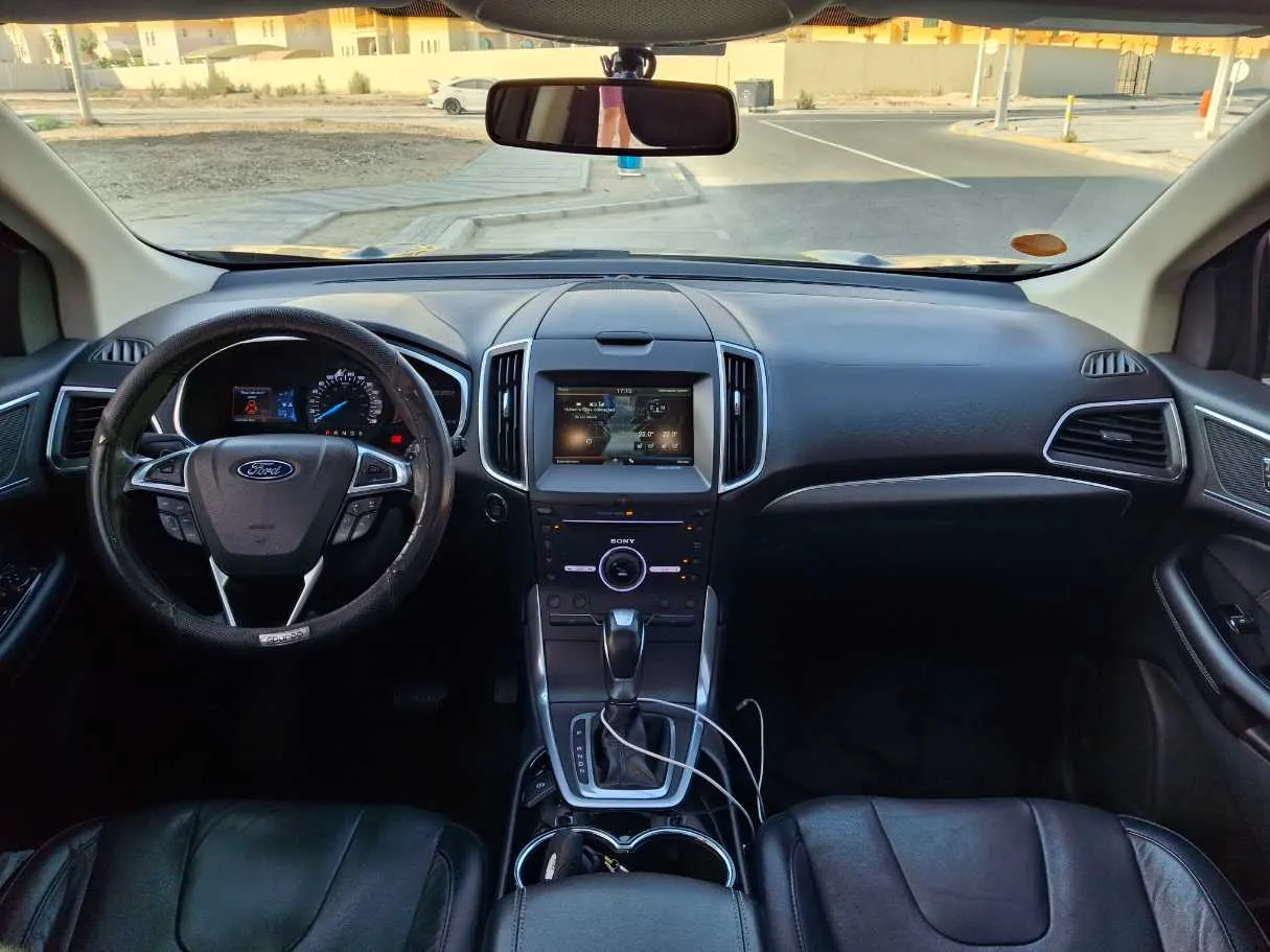 Car image 15