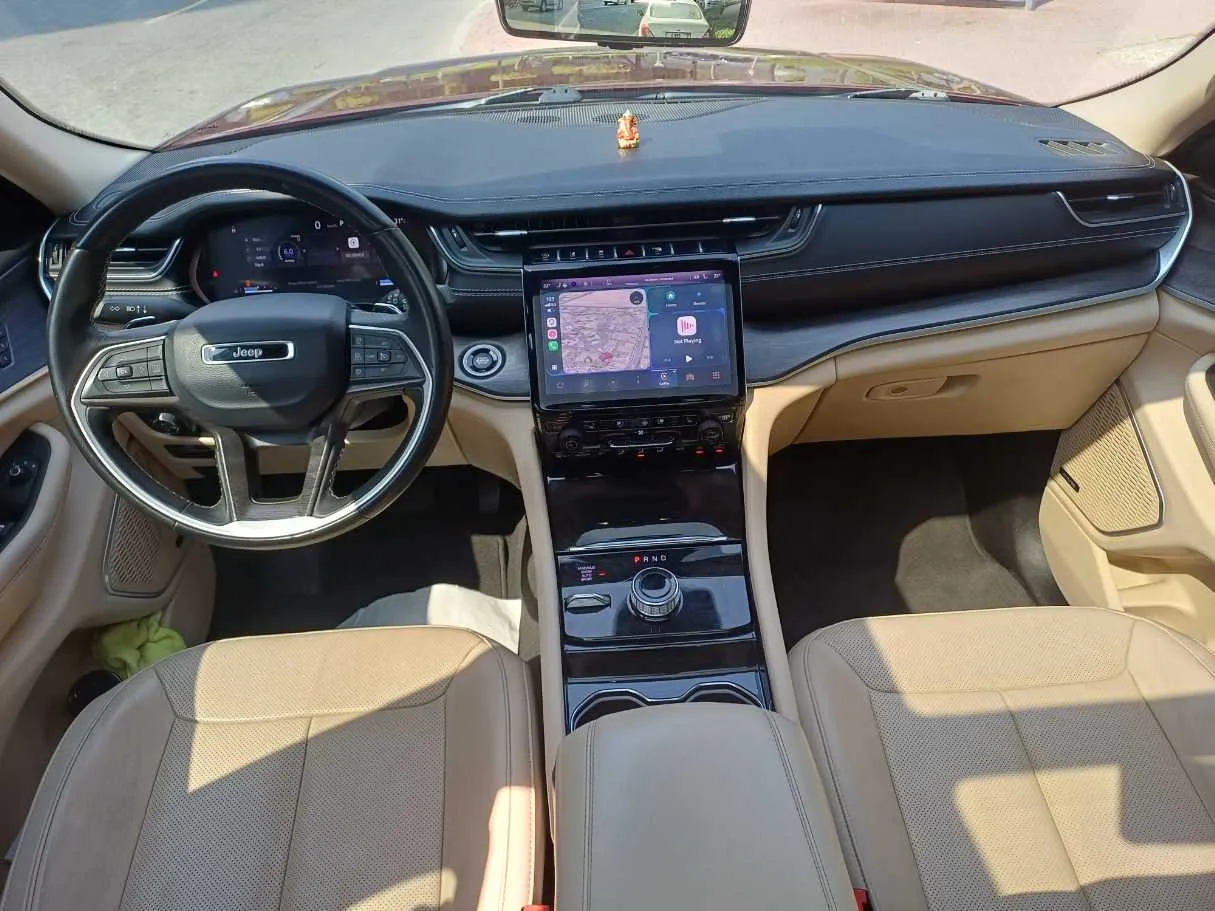Car image 15